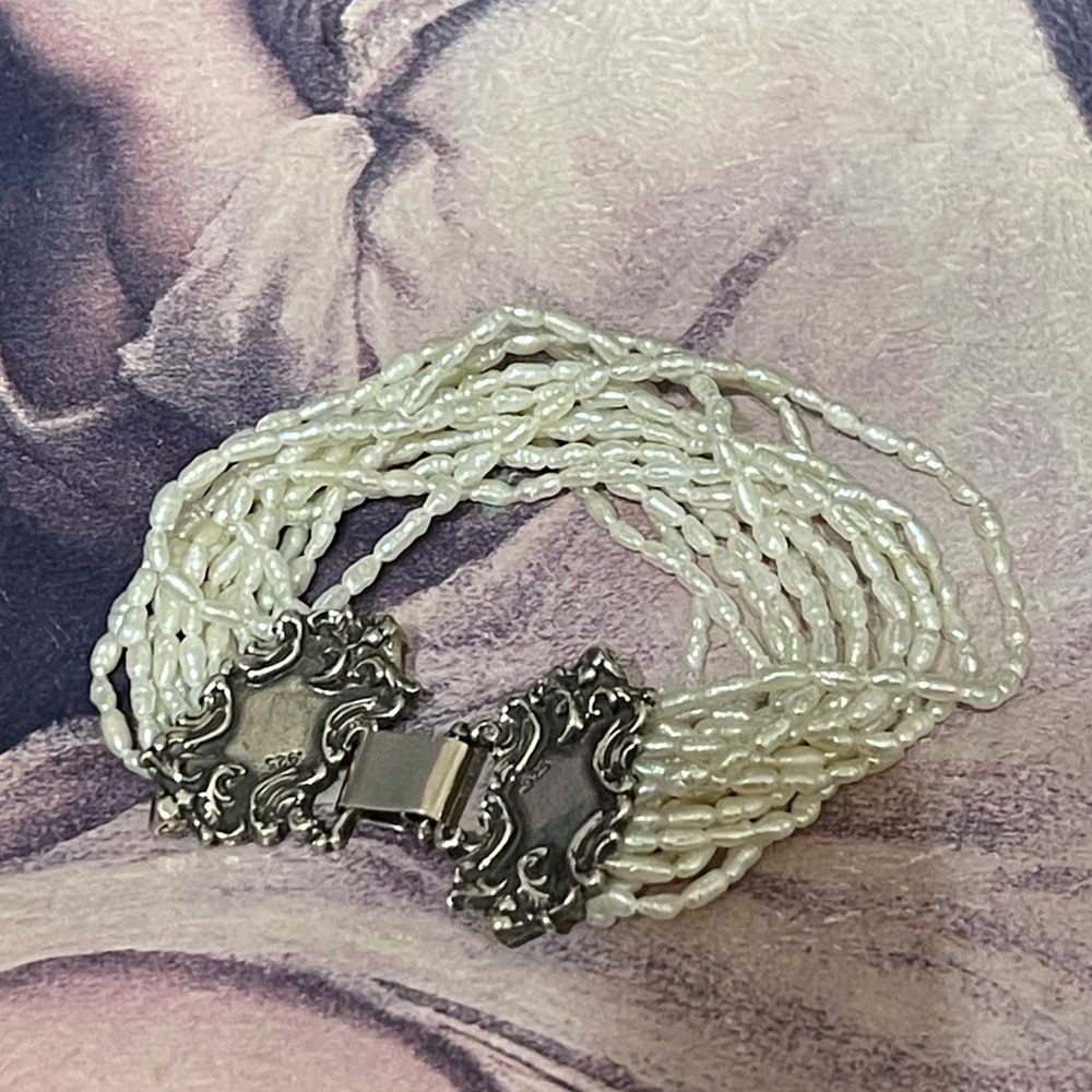 Elegant Silver and White Pearl Bracelet